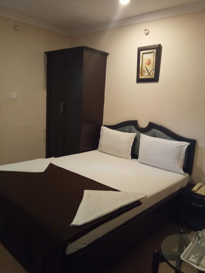 Grand Tower Chennai Hotel Buitenkant foto